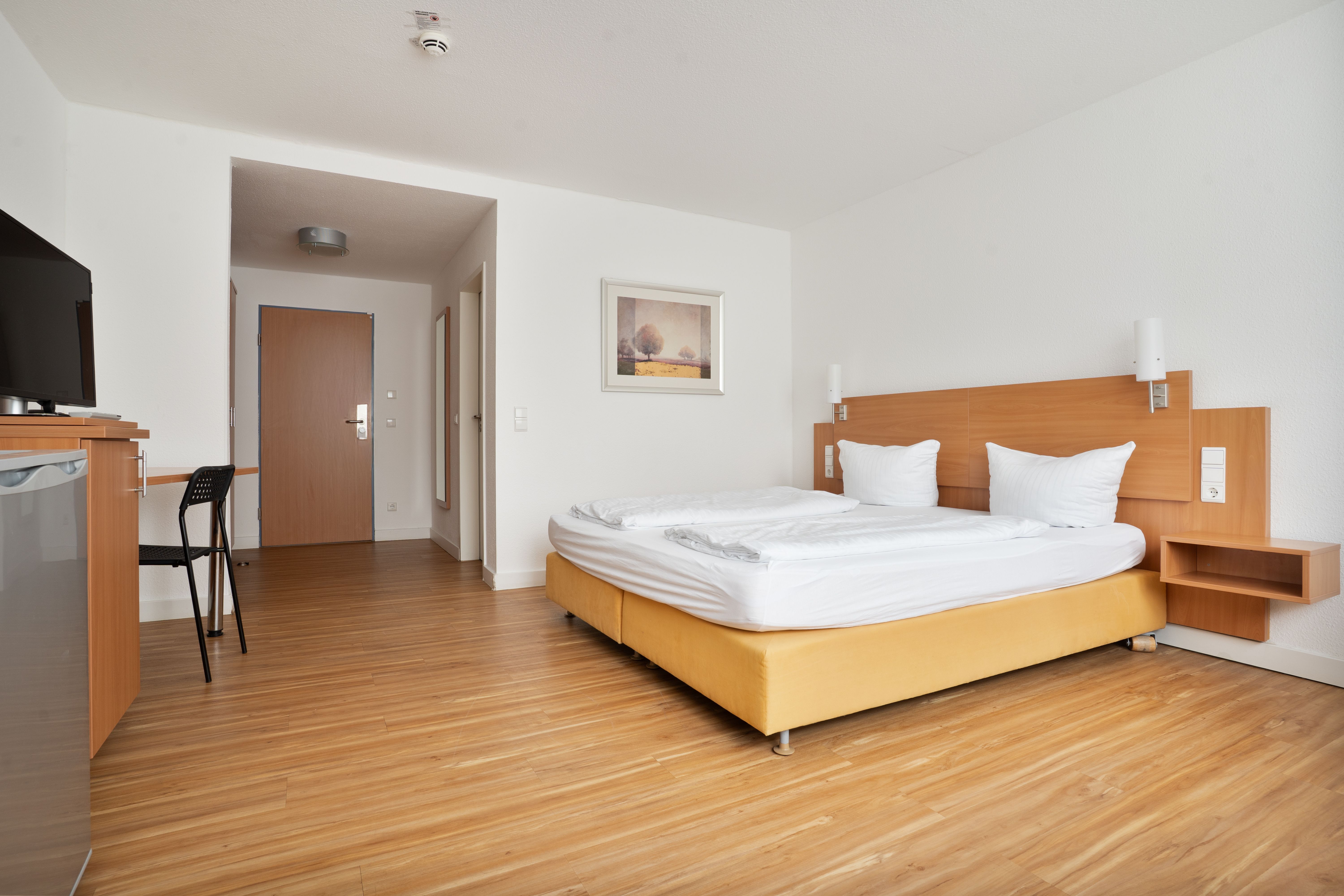 Double Bed Room With Own Bathroom - 18