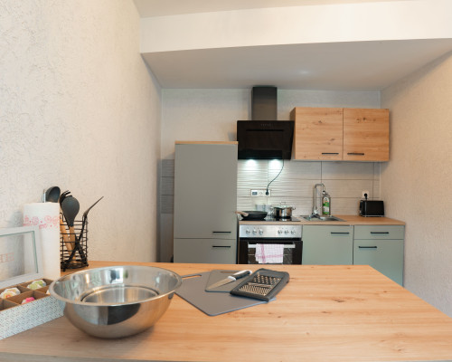 Spacious, cozy 3-bedroom apartment with parking & Smart TV - Gallery - 7