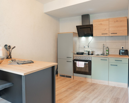 Spacious, cozy 3-bedroom apartment with parking & Smart TV - Gallery - 17