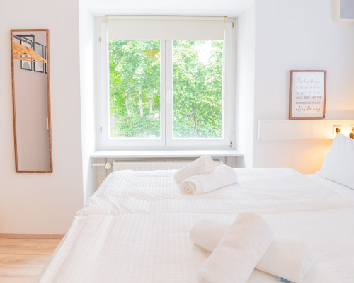Spacious, cozy 3-bedroom apartment with parking & Smart TV - Gallery - 8
