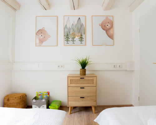 Spacious, cozy 3-bedroom apartment with parking & Smart TV - Gallery - 16