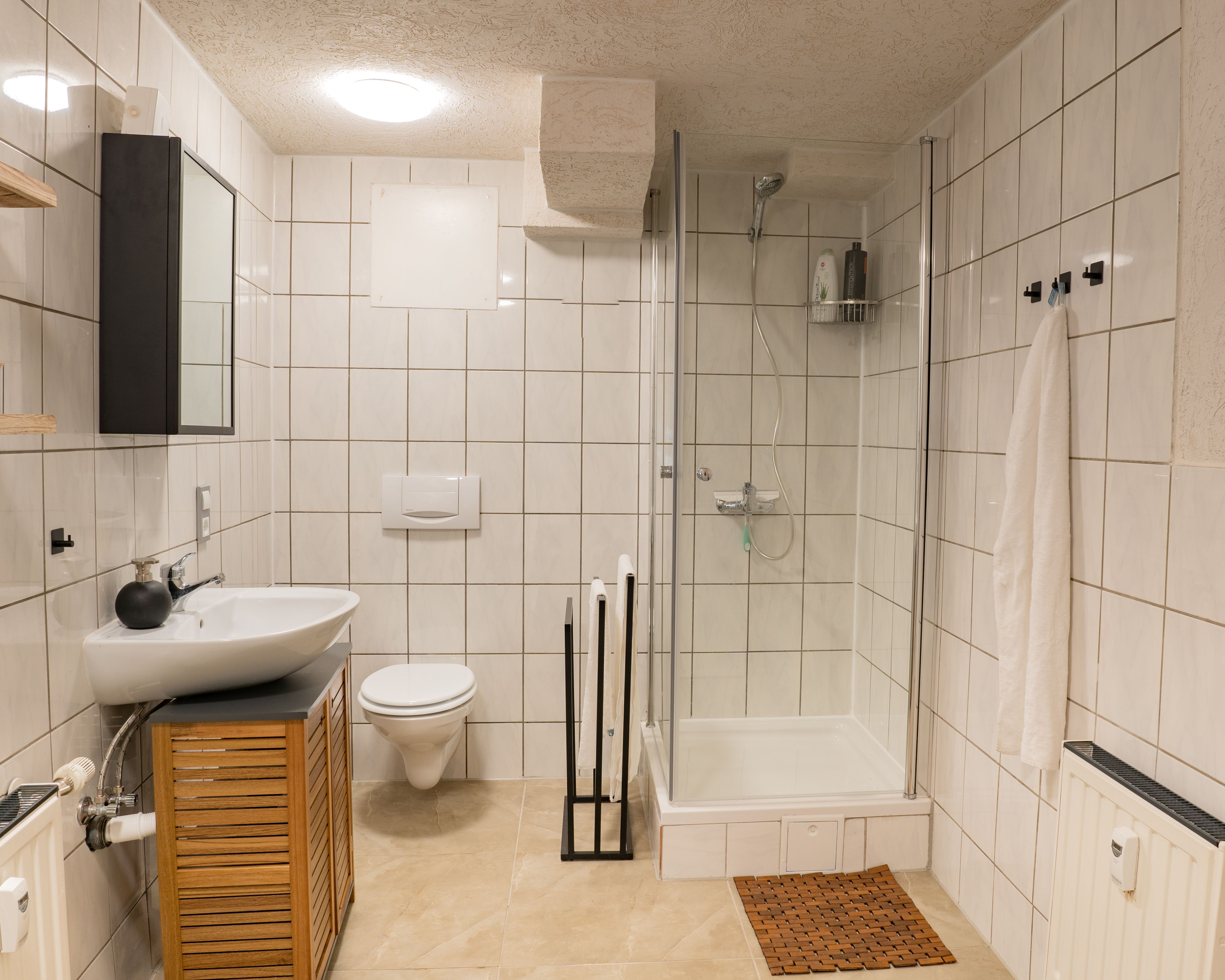  Spacious, Cozy 3-Bedroom Apartment With Parking & Smart TV  -  Spacious, cozy 3-bedroom apartment with parking & Smart TV  - Gallery -  11