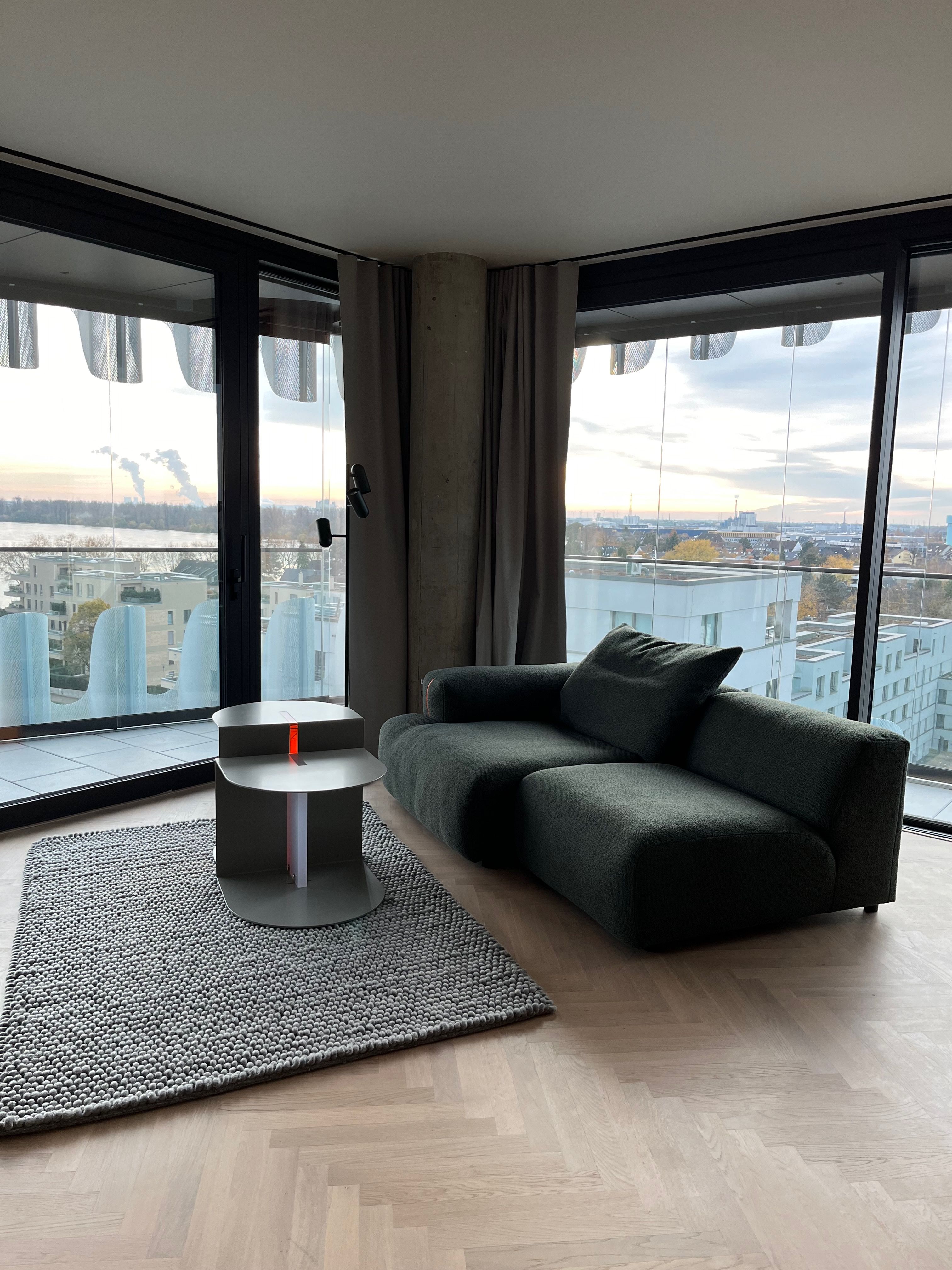 Luxurious Apartment With Plenty Of Space And A Great View Over Düsseldorf - 10