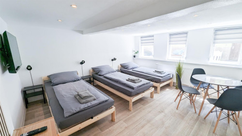 ALFA LB City 3 rooms 5 Beds Kitchen Netflix INET