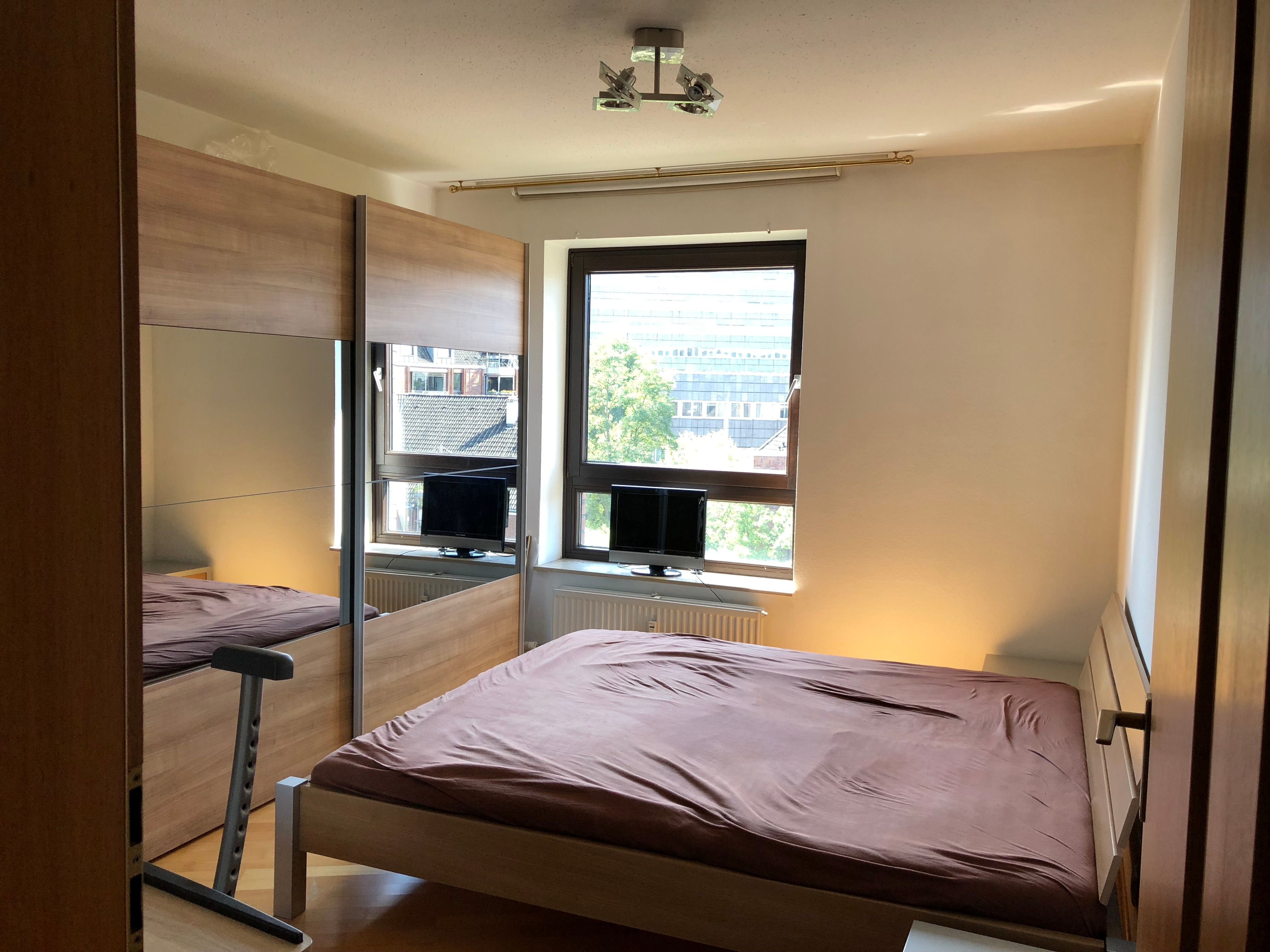Newly Renovated, Cute , New Penthouse Close To Park With A Lovely View - 9
