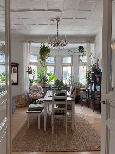 Charming, centrally located heritage apartment