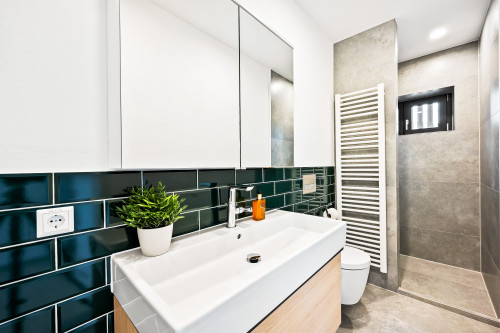 LiT LiVING: LuxusLoft | Box SprIng | Air Con | BBQ - Gallery - 31