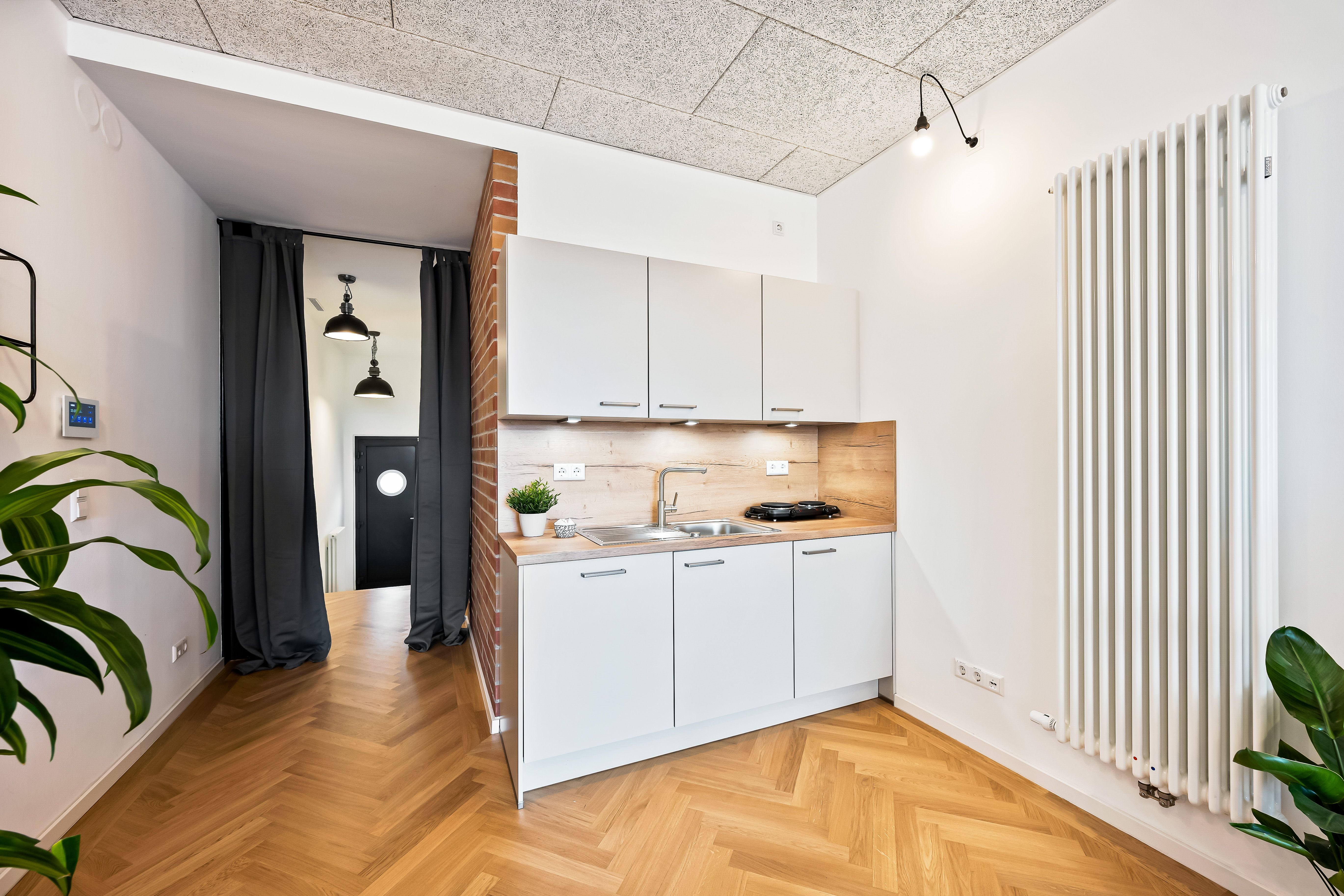 LiT LiVING: LuxusLoft | Box SprIng | Air Con | BBQ - 24