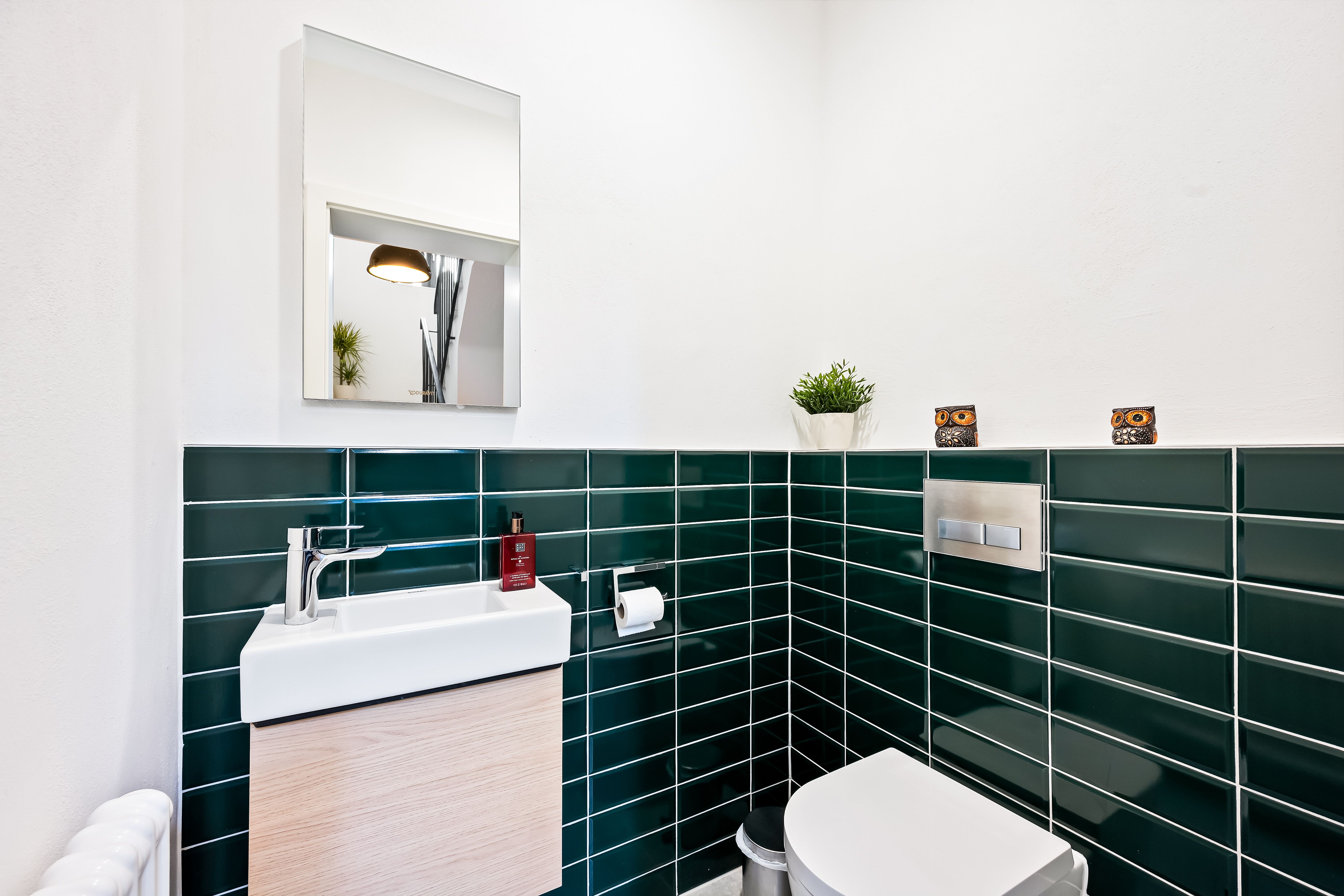 LiT LiVING: LuxusLoft | Box SprIng | Air Con | BBQ - 22