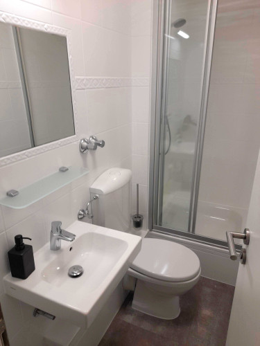 Great and cozy room in Bonn | Wi-Fi | TV - Gallery - 9