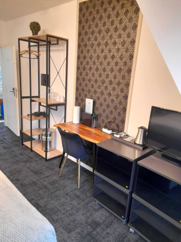 Great and cozy room in Bonn | Wi-Fi | TV - Gallery - 8