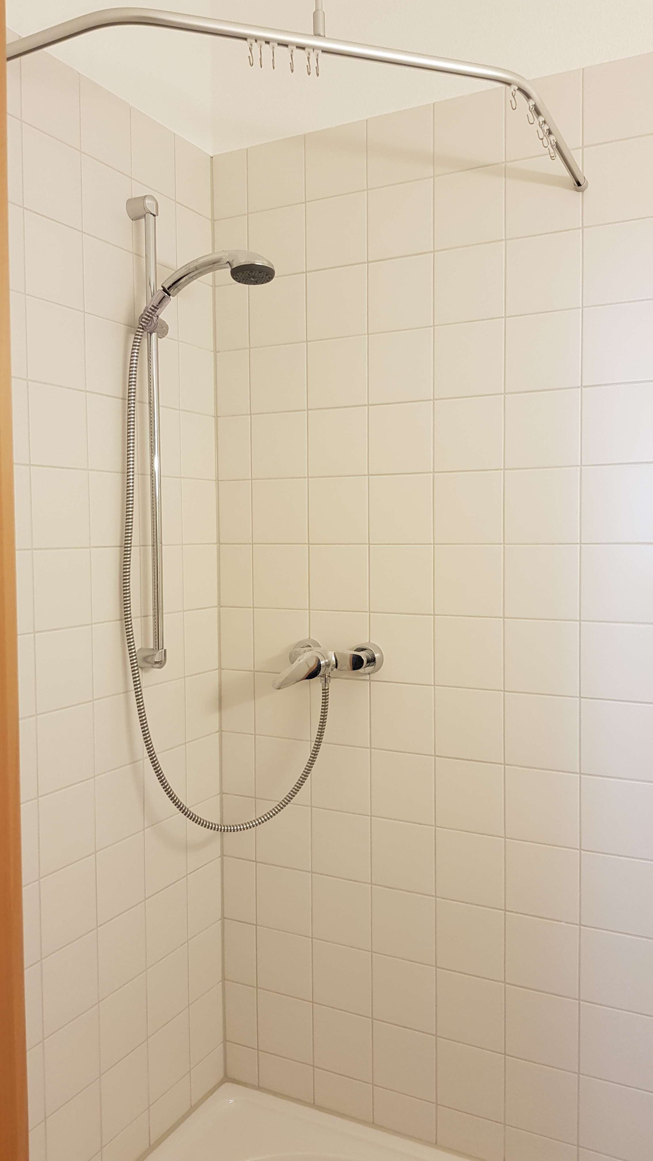Quiet City Center Location, As Good As New Furnished 3.5 Room Apartment With Loggia And EBK In Erlan - 4