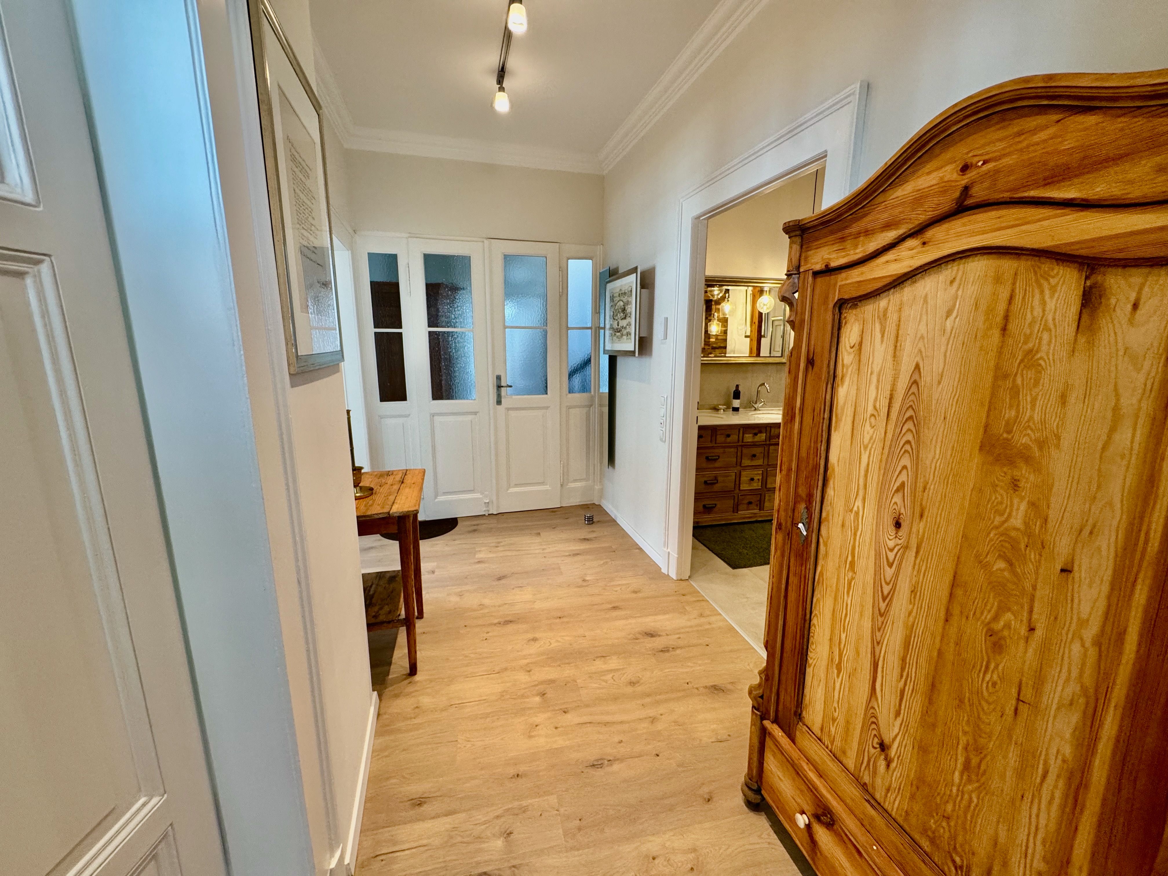  Spacious Old Town Flat With A Stylish Mix Of Historical Elements And Modern Comfort  -  Spacious old town flat with a stylish mix of historical elements and modern comfort  - Gallery -  26