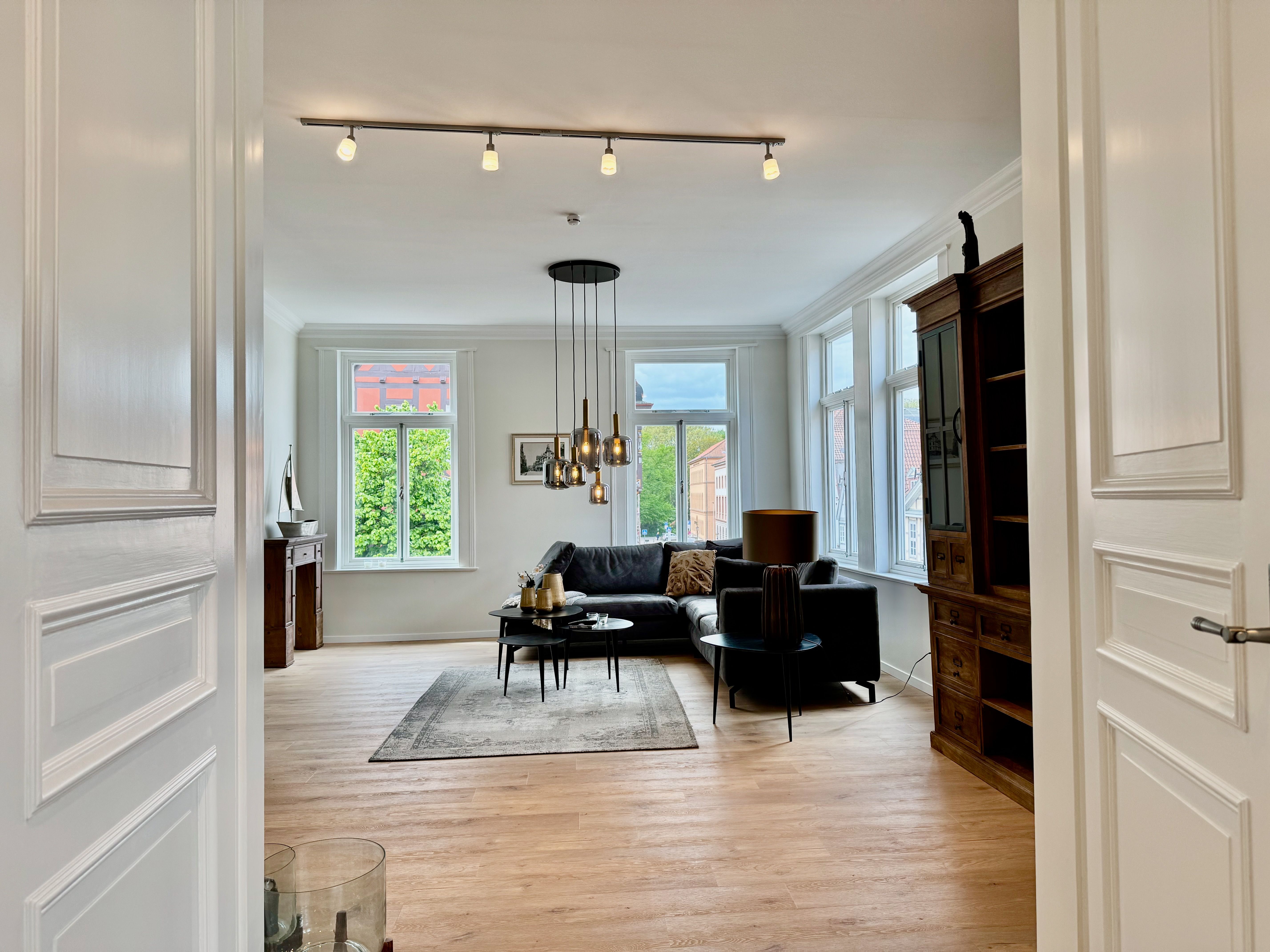  Spacious Old Town Flat With A Stylish Mix Of Historical Elements And Modern Comfort  -  Spacious old town flat with a stylish mix of historical elements and modern comfort  - Gallery -  5