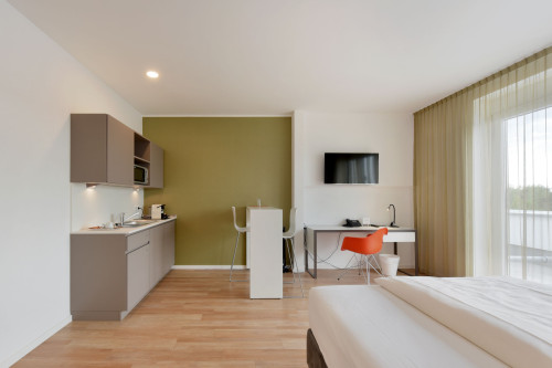Lovingly furnished Serviced Apartment in the middle of Hürth with large balcony & weekly cleaning