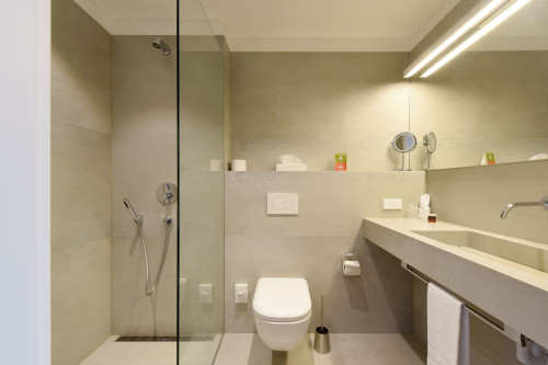 Lovingly furnished Serviced Apartment in the middle of Hürth with large balcony & weekly cleaning