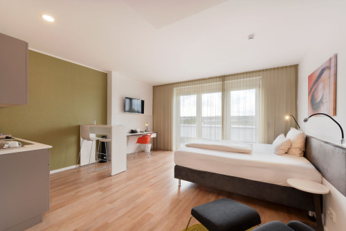 Lovingly furnished Serviced Apartment in the middle of Hürth with large balcony & weekly cleaning