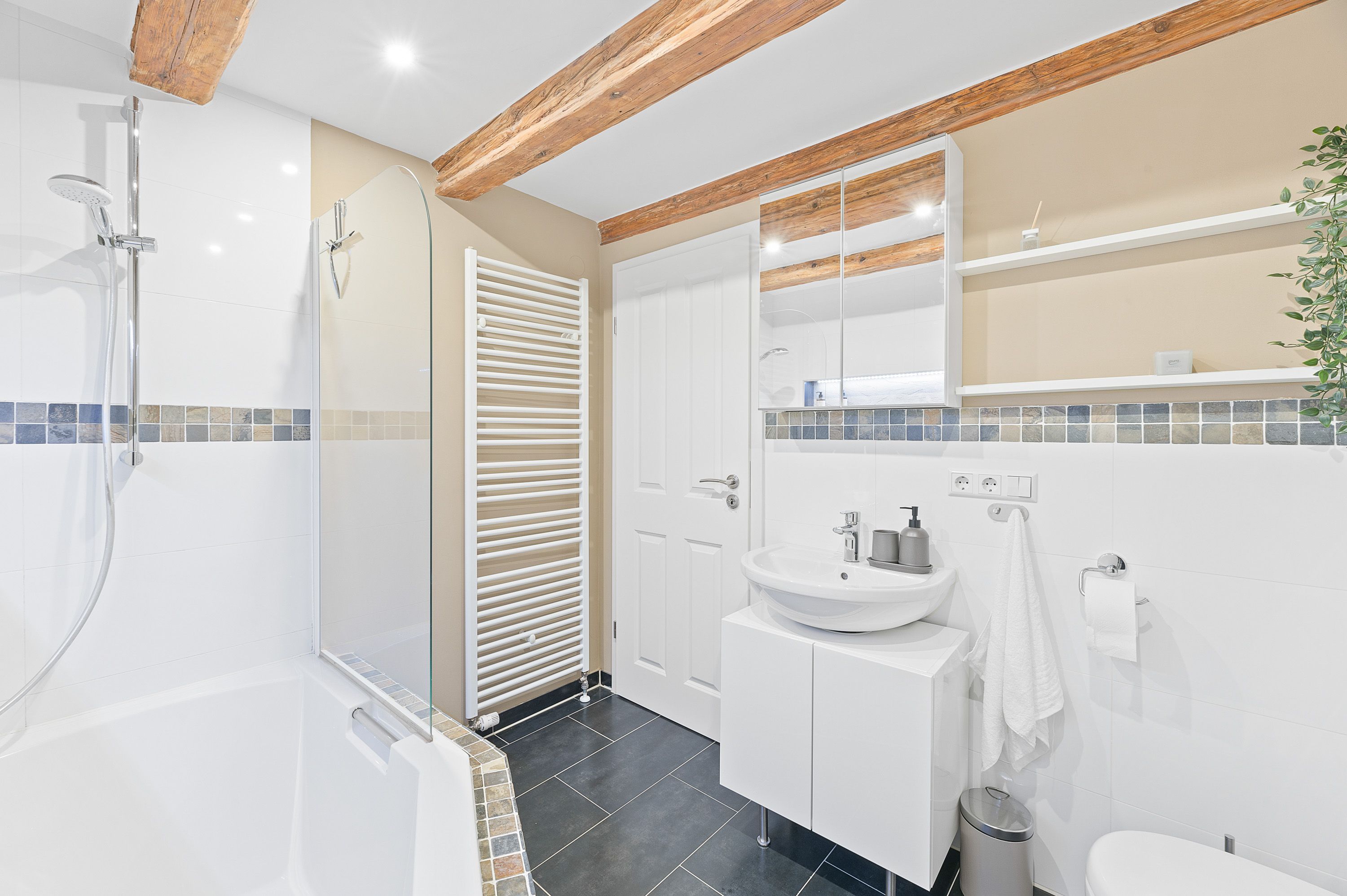 Modern Old Apartment | Center | Kingsize Bed - 23