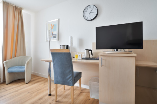 Trendy two-bed studio with kitchen - Gallery - 33