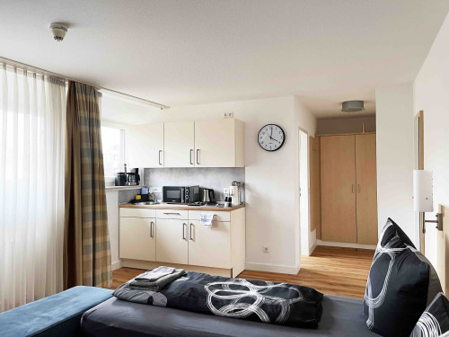 Trendy two-bed studio with kitchen - Gallery - 22