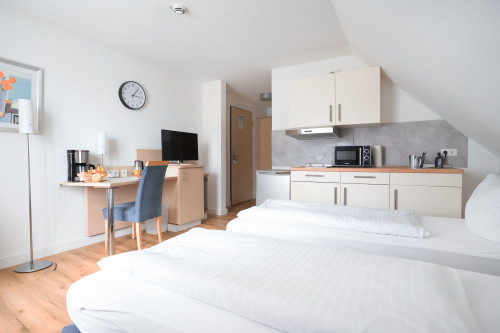 Trendy two-bed studio with kitchen - Gallery - 29