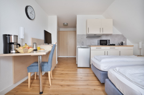 Trendy two-bed studio with kitchen - Gallery - 10