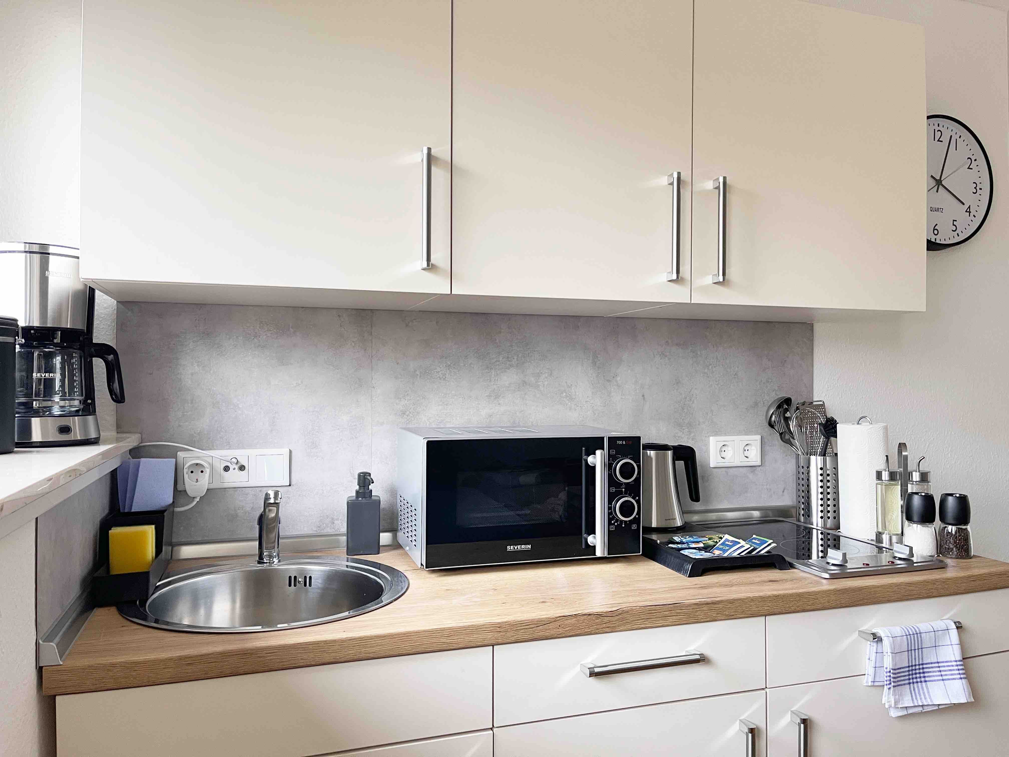 Trendy Two-Bed Studio With Kitchen - 30