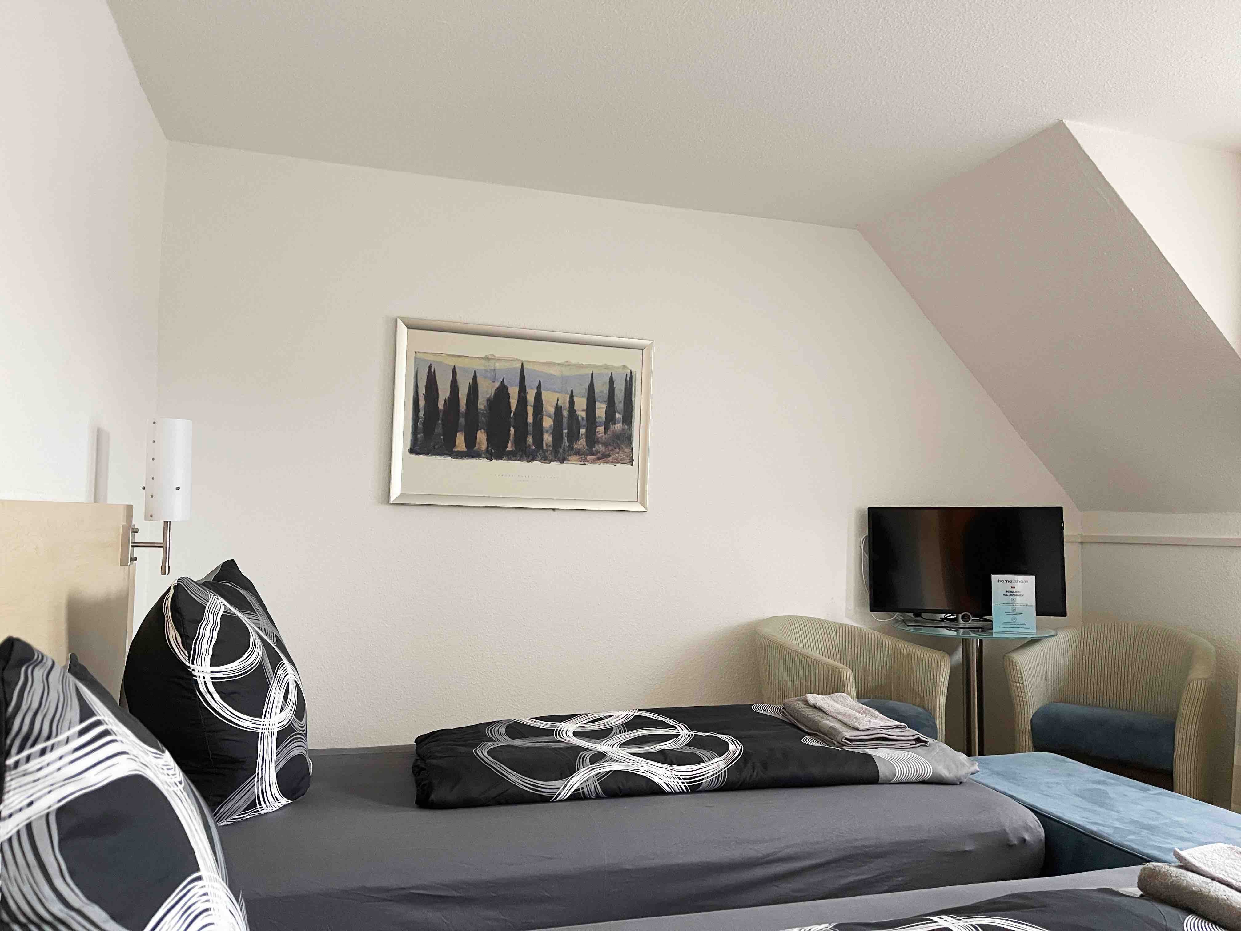 Trendy Two-Bed Studio With Kitchen - 35