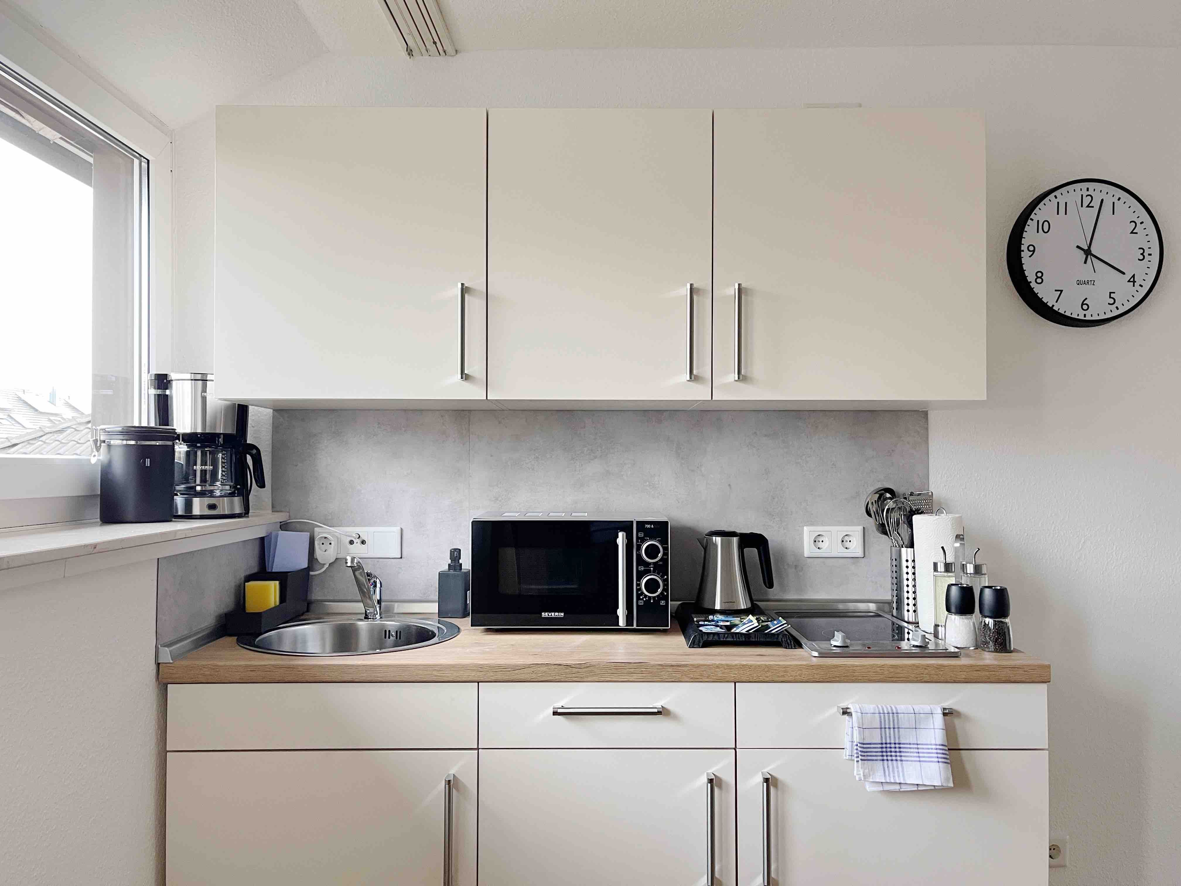 Trendy Two-Bed Studio With Kitchen - 29