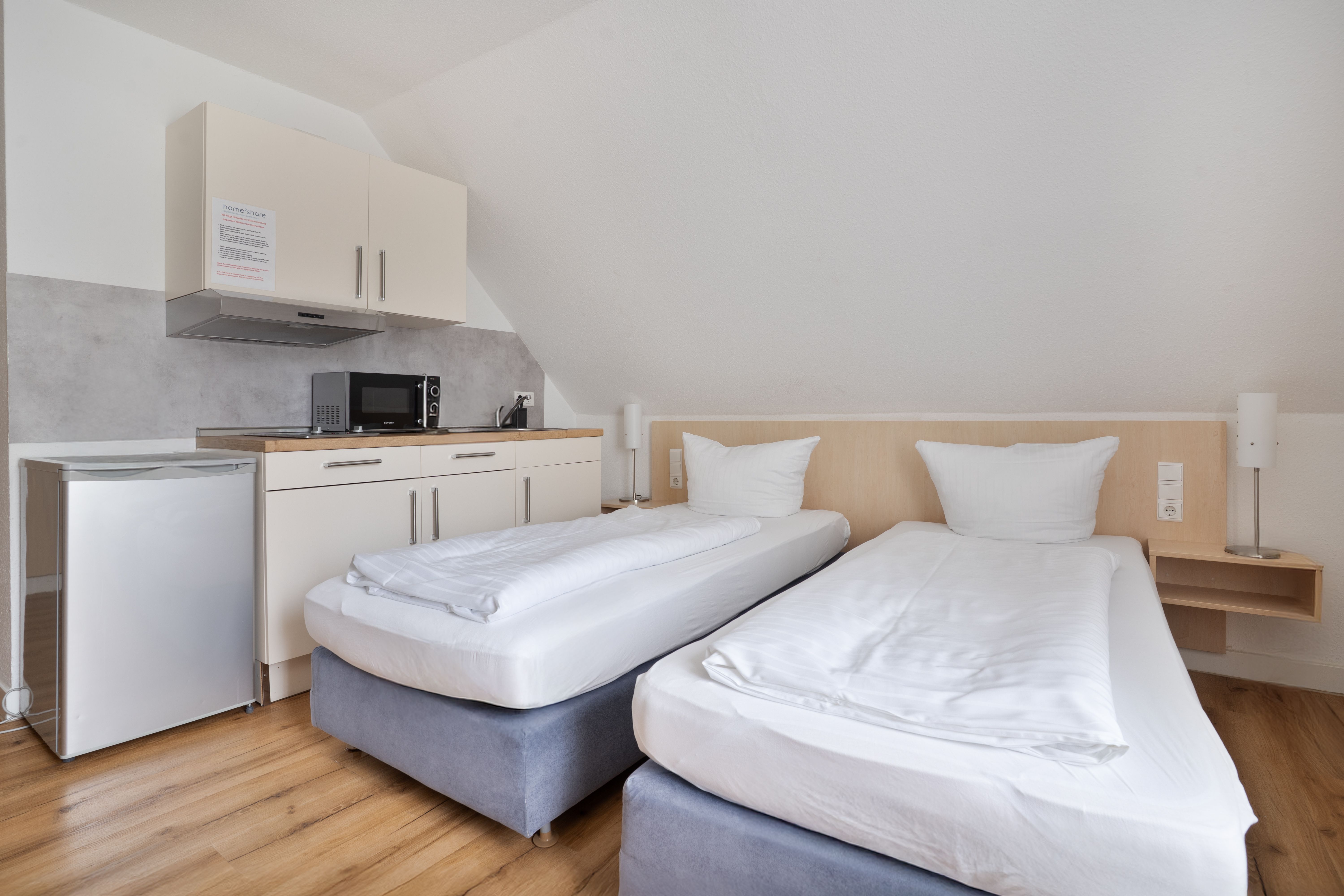 Trendy Two-Bed Studio With Kitchen - 27