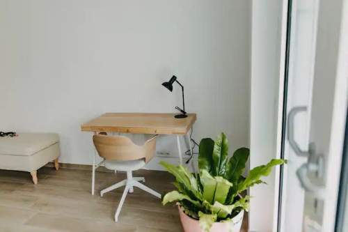 Modern, well-styled Apartment with Garage Parking