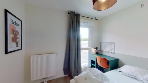 Bright double bedroom in canton of Lille-Sud