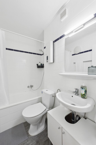 3 Beds | WHU 1 min | Ground Floor – ZachaStay - Gallery - 7