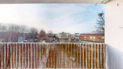 Lovely double bedroom near the Marbrerie metro