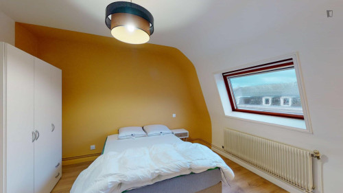 Neat and cosy double bederoom near the Cormontaigne metro