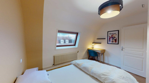 Neat and cosy double bederoom near the Cormontaigne metro