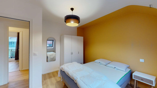 Neat and cosy double bederoom near the Cormontaigne metro