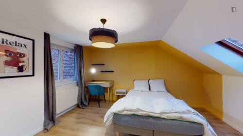 Very cosy double bedroom in Esquermes