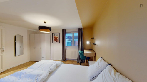 Very cosy double bedroom in Esquermes