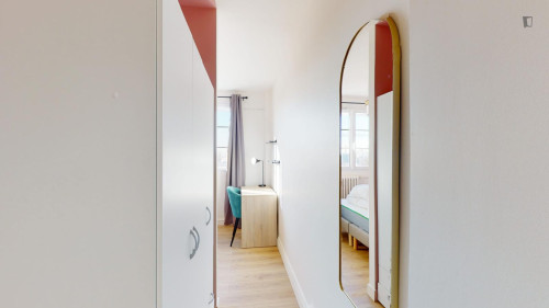 Bright double bedroom near the Grand Palais metro  - Gallery -  5