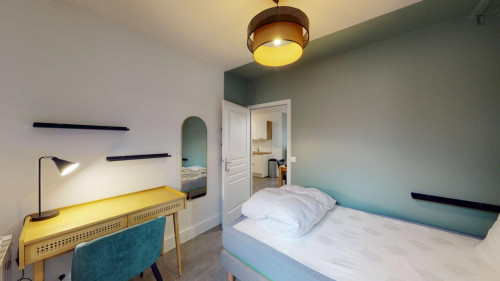 Charismatic double bedroom close to the Cormontaigne metro