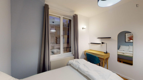 Inviitng double bedroom in Esquermes