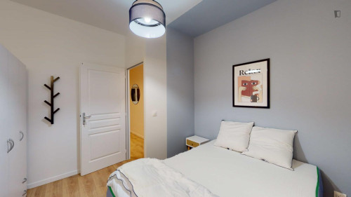 Inviitng double bedroom in Esquermes