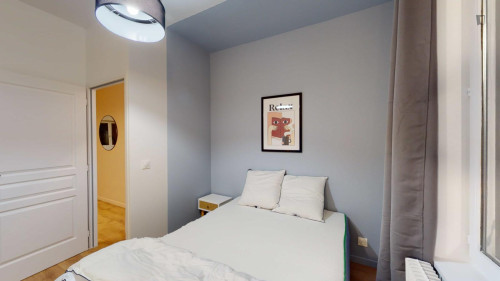 Inviitng double bedroom in Esquermes