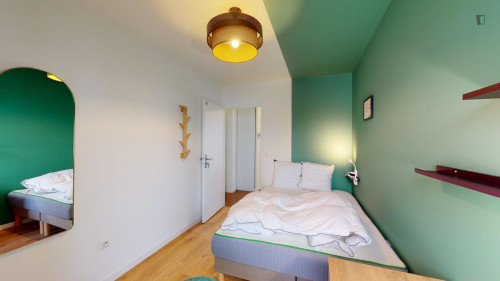 Appealing double bedroom near the Grand Palais metro