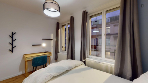 Elegant double bedroom in Esquermes