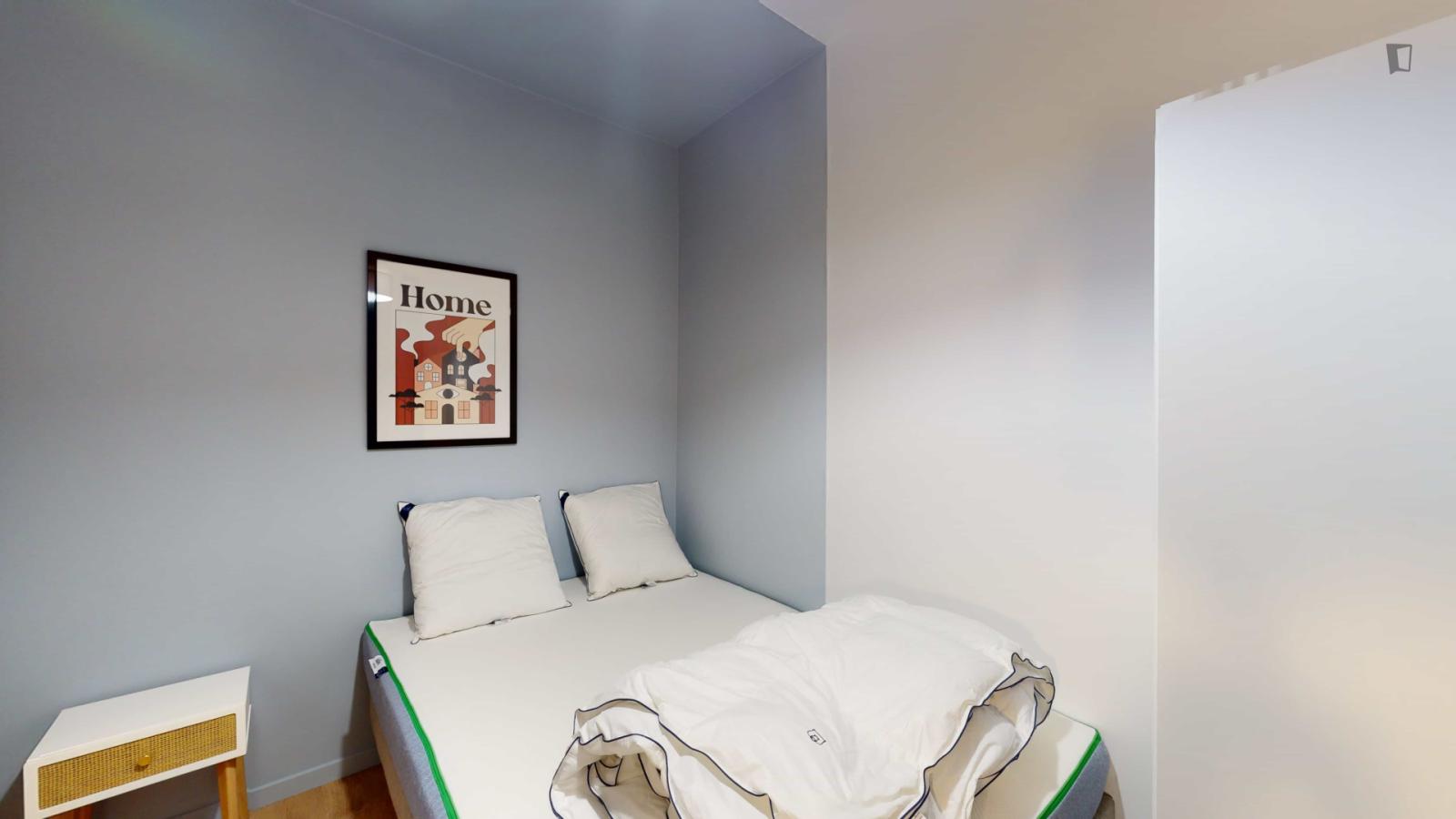  Tasteful Double Bedroom In Esquermes  -  Tasteful double bedroom in Esquermes  - Gallery -  1