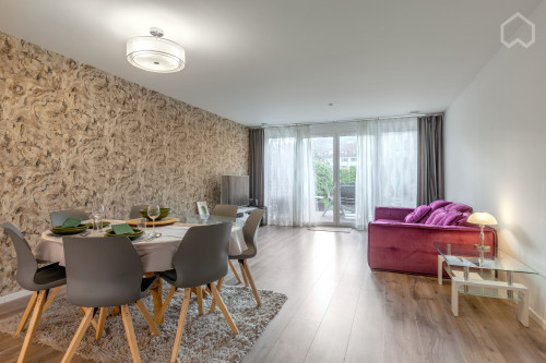 Fantastic, wonderful duplex loft with garden, terrace, garage, wallbox, at down-town lifestyle area next to Gym