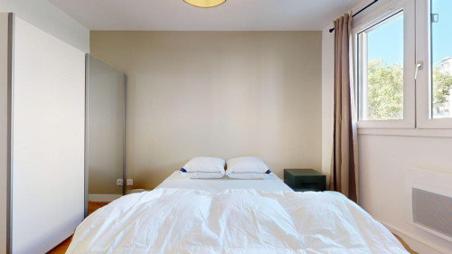Graceful double bedroom in Monluc - Gallery - 7