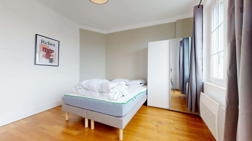 Charming double bedroom in Ferrandière - Maisons Neuves